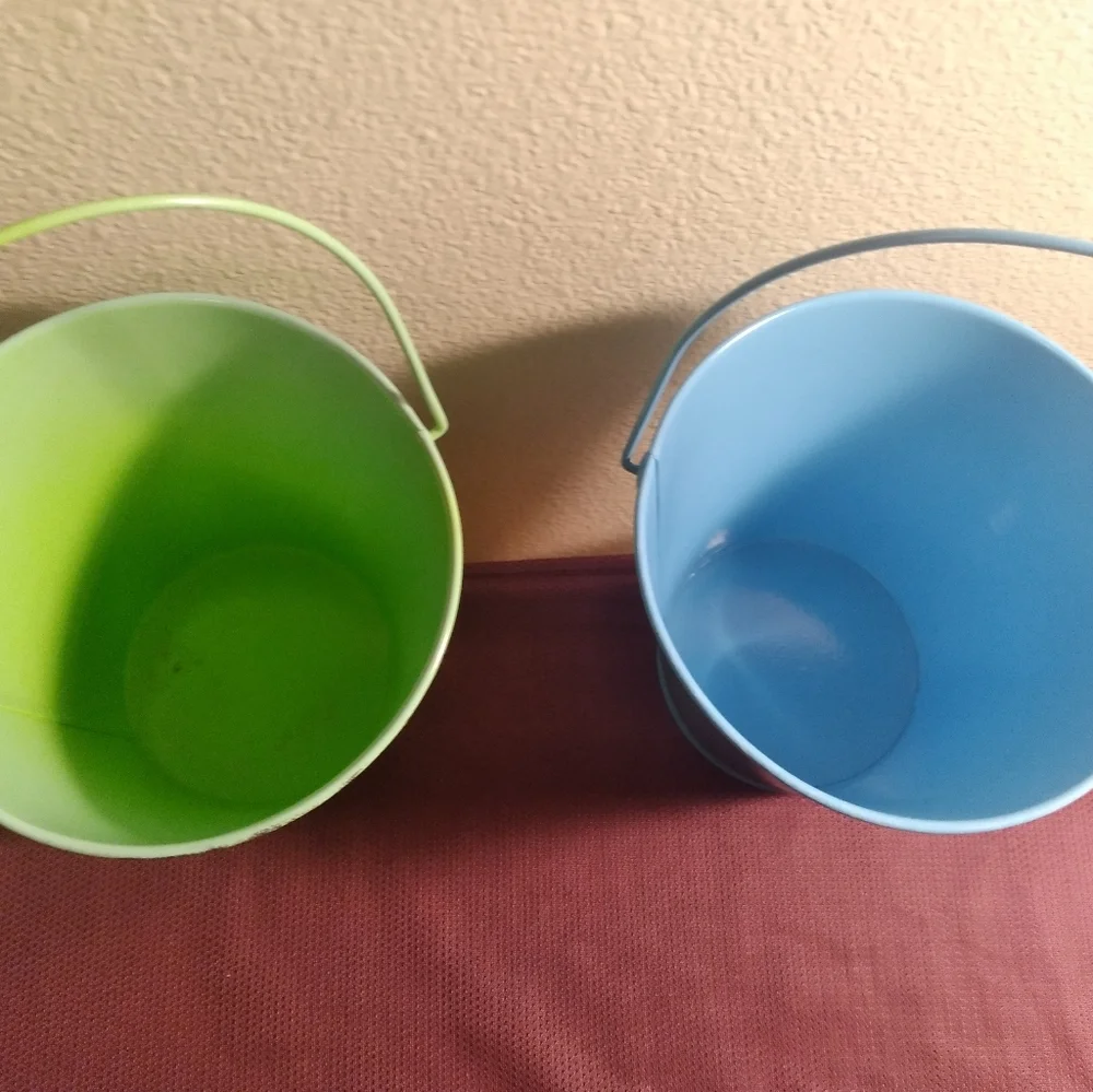 Cute accent buckets